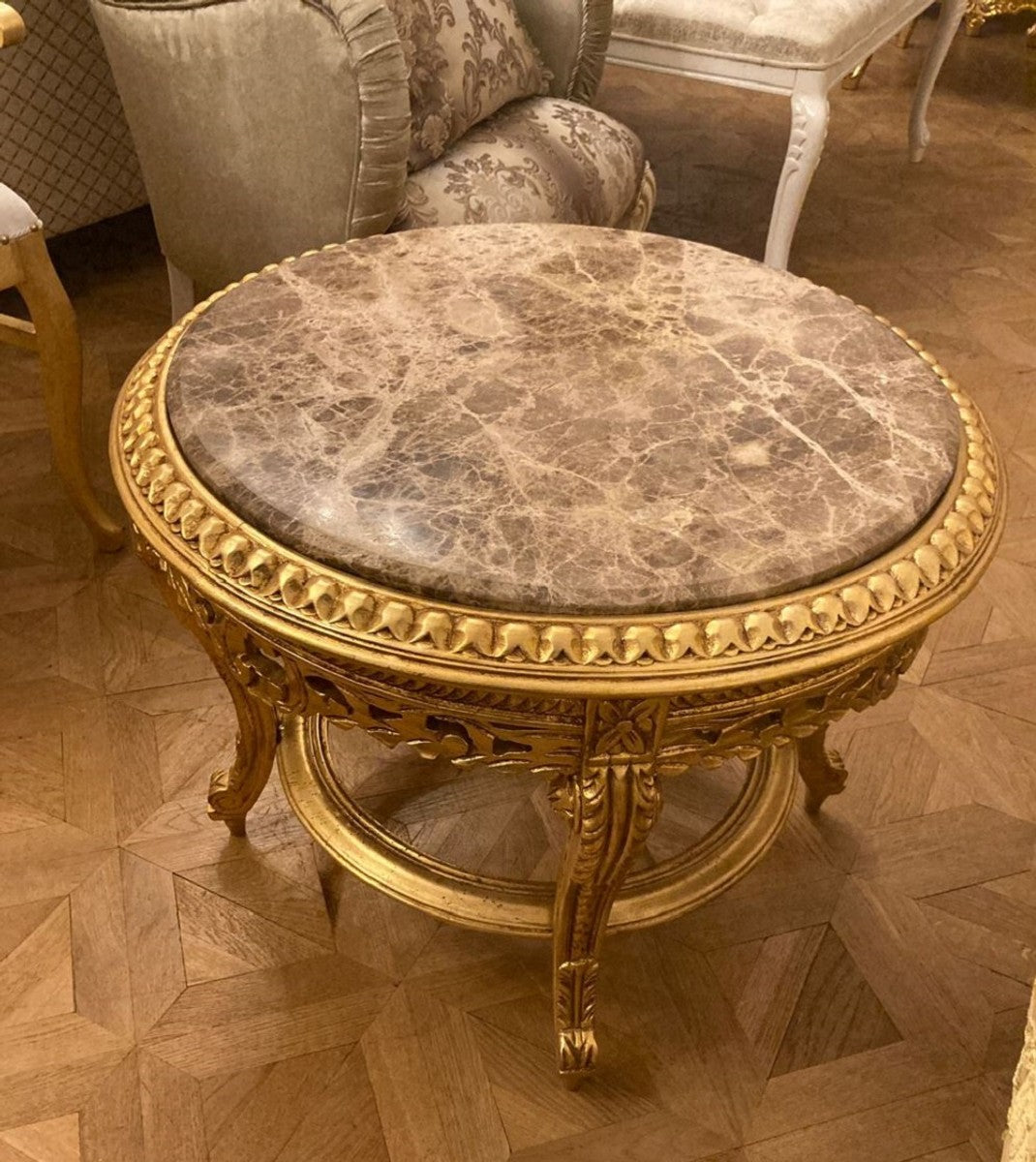 Barock Couchtisch mit Marmorplatte Gold / Grau - Runder Massivholz Wohnzimmertisch im Barockstil - Barockstil Wohnzimmer Möbel - Barock Möbel - Antik Stil Wohnzimmer Möbel