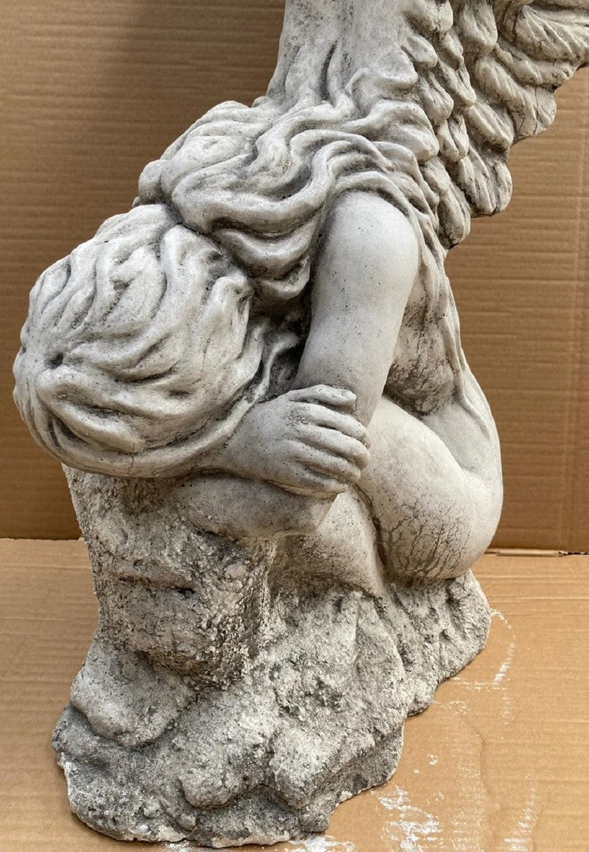 Barock Deko Skulptur Frau mit Flügel Weiß / Grau 56 x 63 x H. 110 cm - Garten Deko Stein Figur - Barock Garten & Terrassen Deko Accessoires