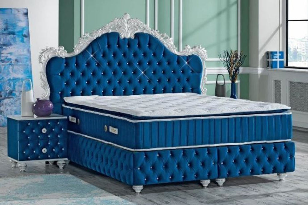 Barock Doppelbett Royalblau / Weiß - Prunkvolles Samt Bett mit Glitzersteinen und Matratze - Schlafzimmer Set im Barockstil